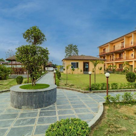 Sisai Park Village Chitwan Dış mekan fotoğraf